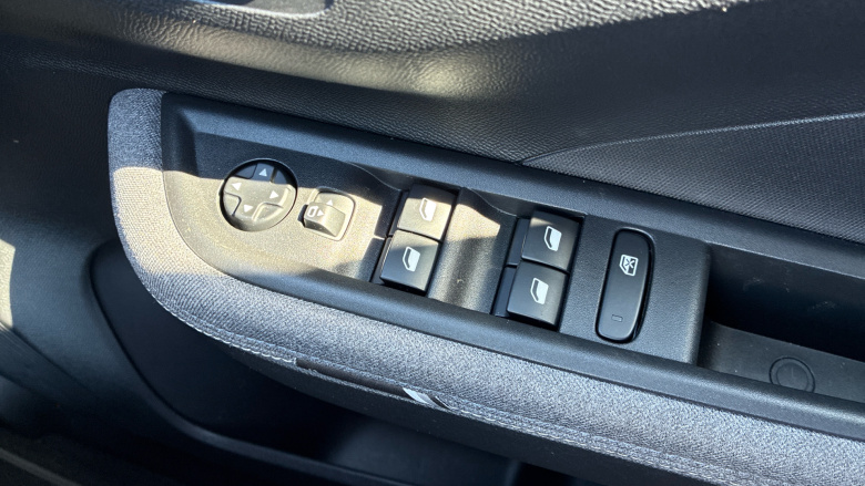 Vauxhall Frontera 83kW GS 44kWh 5dr Auto Electric Estate